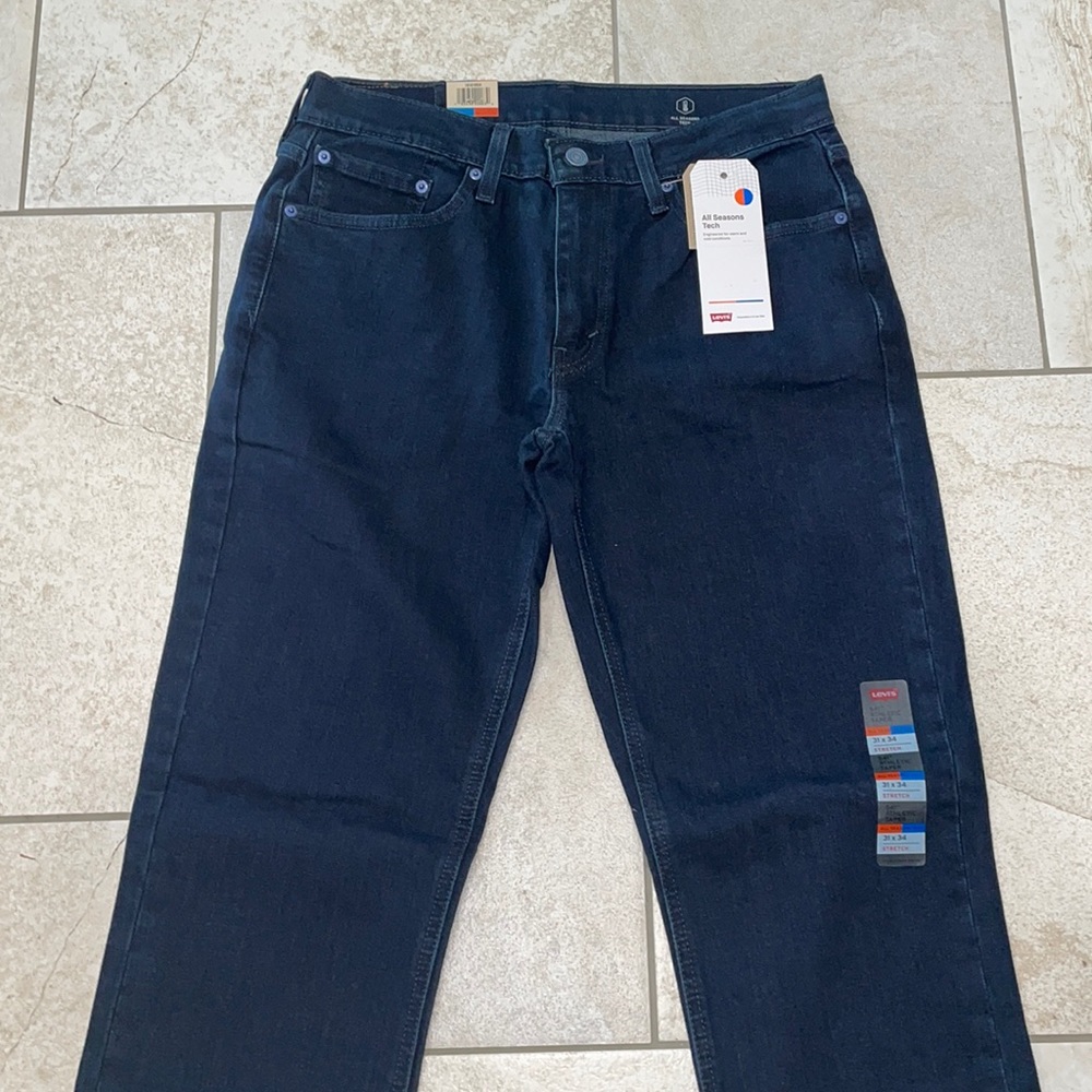 - Levis 541